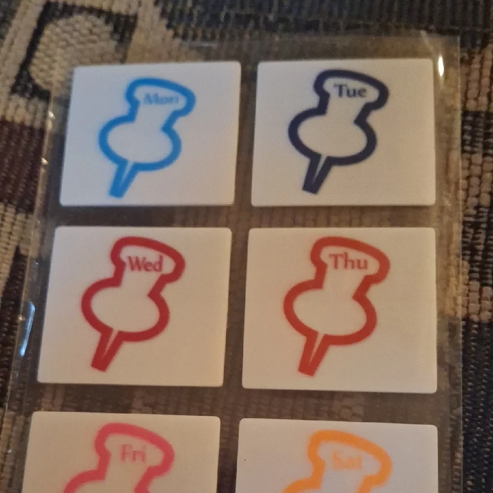 Day-of-Week Push Pin Sticky Note Set - Multicolor